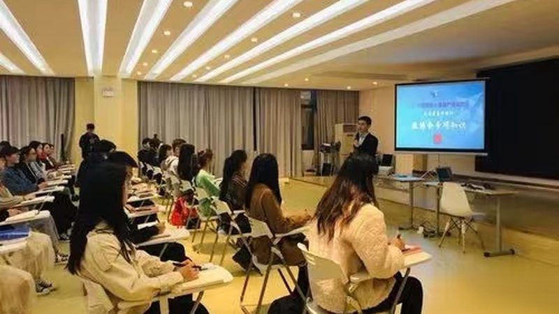 国家承认的学历通常具备以下特点：